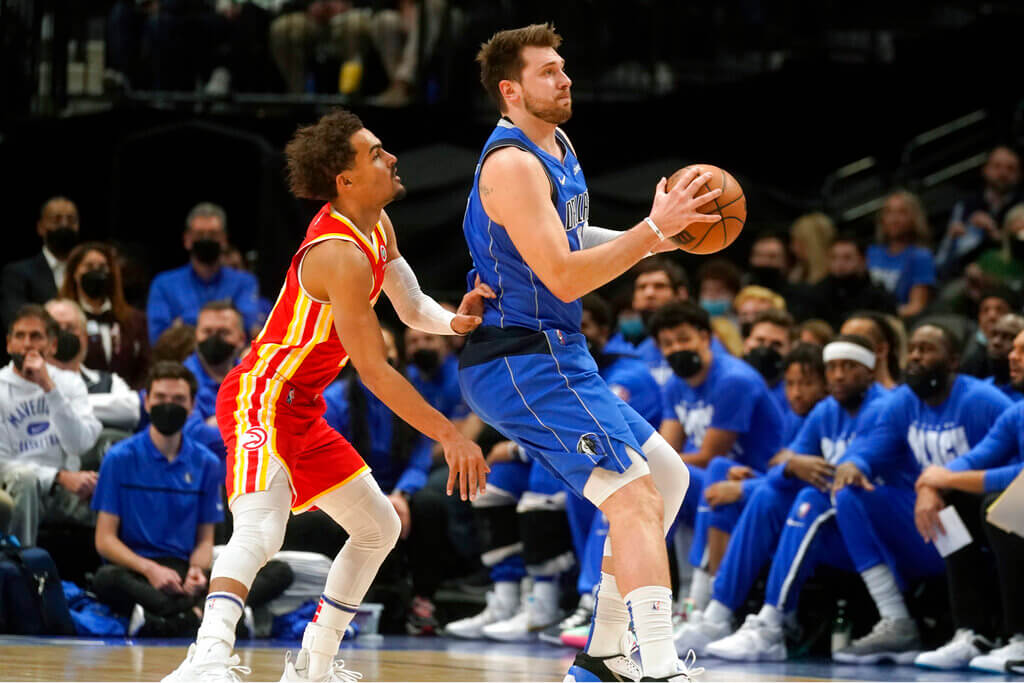 Hawks vs Mavericks predicciones pronóstico cuotas previa apuestas NBA 18 de enero de 2023