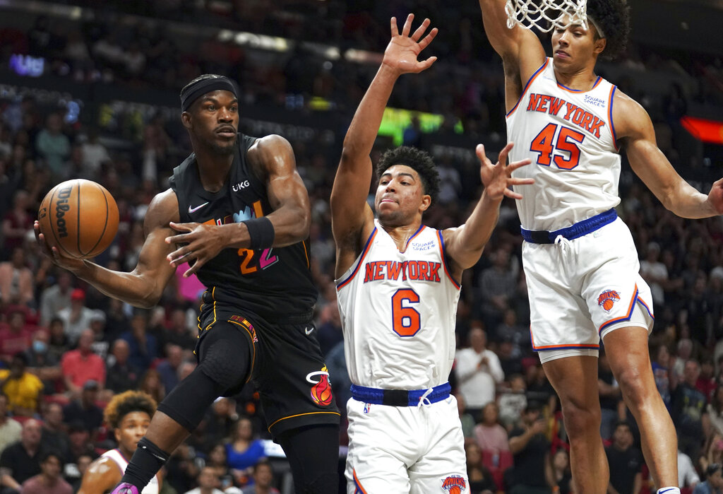 Knicks vs Heat predicciones pronóstico cuotas previas apuestas playoff semifinales NBA 8 de mayo de 2023