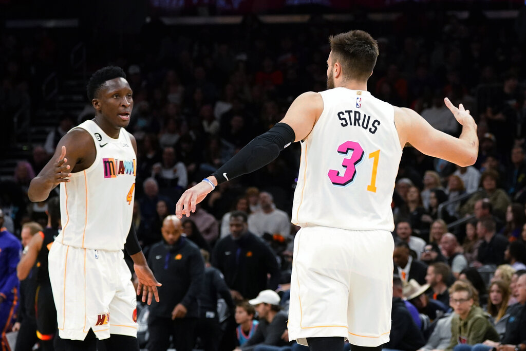 Nets vs Heat predicciones pronóstico cuotas previa apuestas NBA 8 de enero de 2023