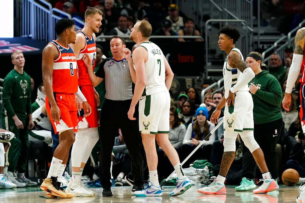 Wizards vs Bucks predicciones pronóstico cuotas previa apuestas NBA 3 de enero de 2023