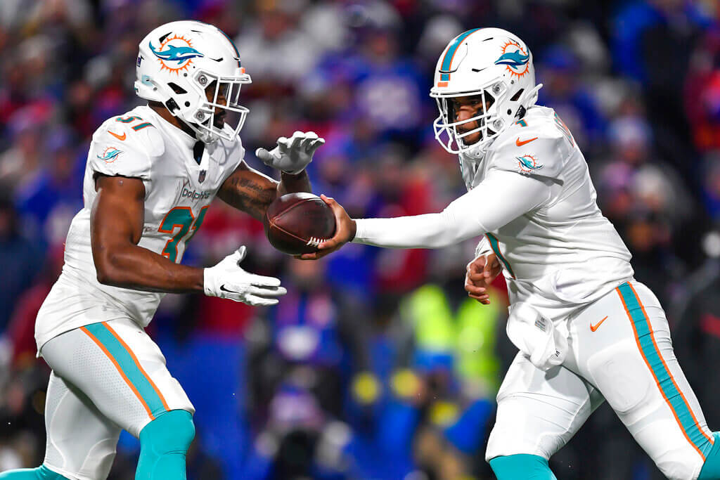 Dolphins vs Bills pronóstico predicción cuotas previa apuestas NFL Playoffs Wild Card AFC 15 de enero 2023