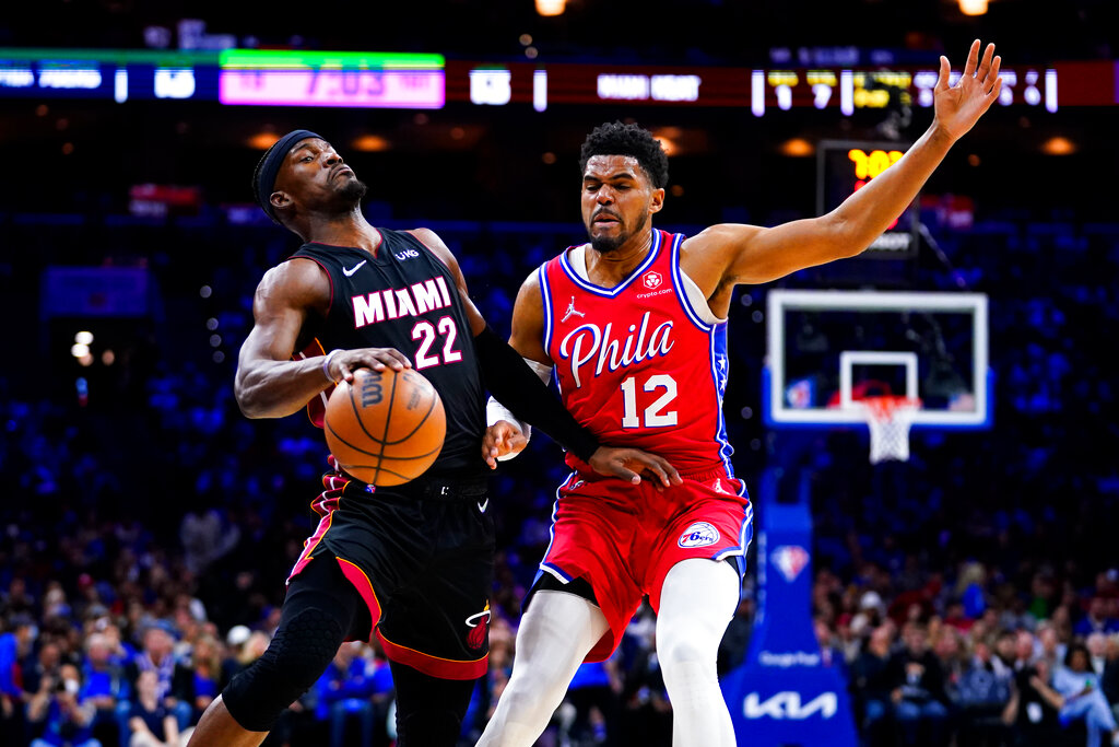 Heat vs 76ers predicciones pronóstico cuotas previa apuestas NBA el 27 de febrero de 2023