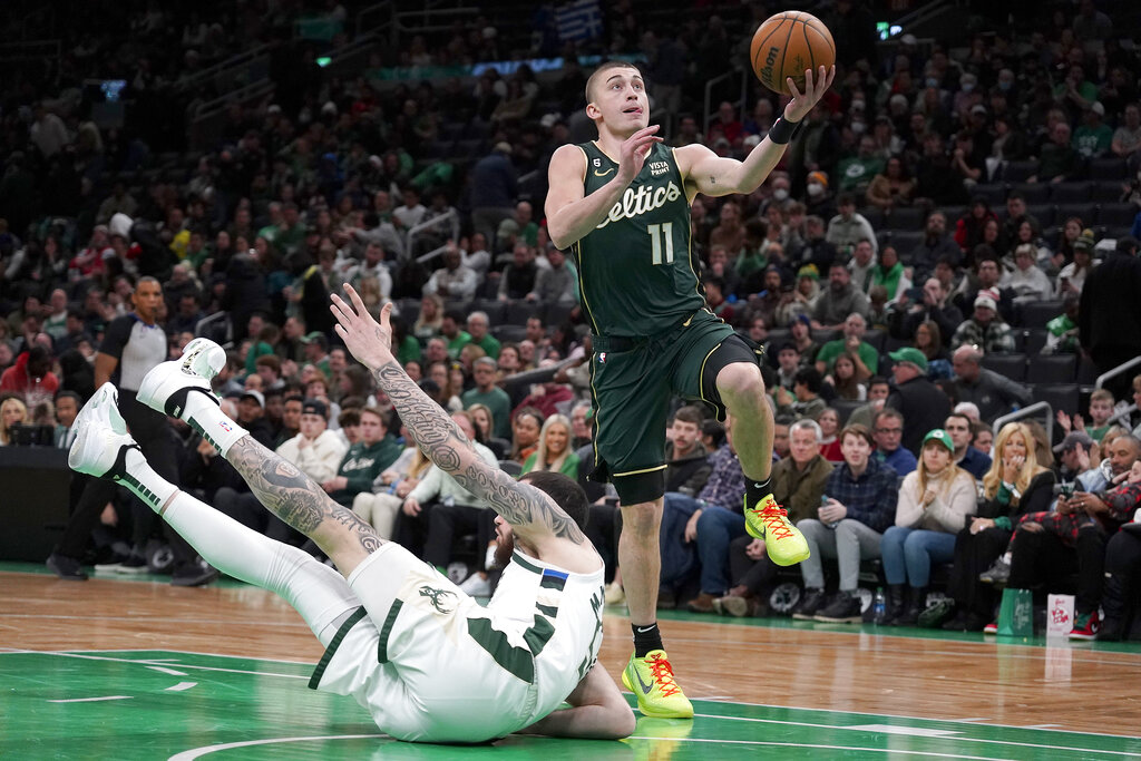 Celtics vs Bucks predicciones pronóstico cuotas previa apuestas NBA 14 de febrero 2023