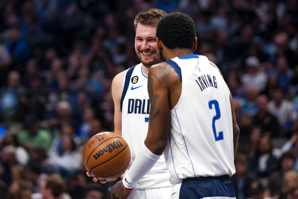 Pacers vs Mavericks predicciones pronóstico cuotas previas apuestas NBA 28 de febrero de 2023