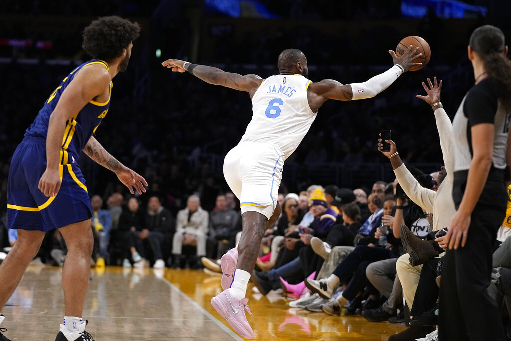 Lakers vs Mavericks predictions picks betting odds