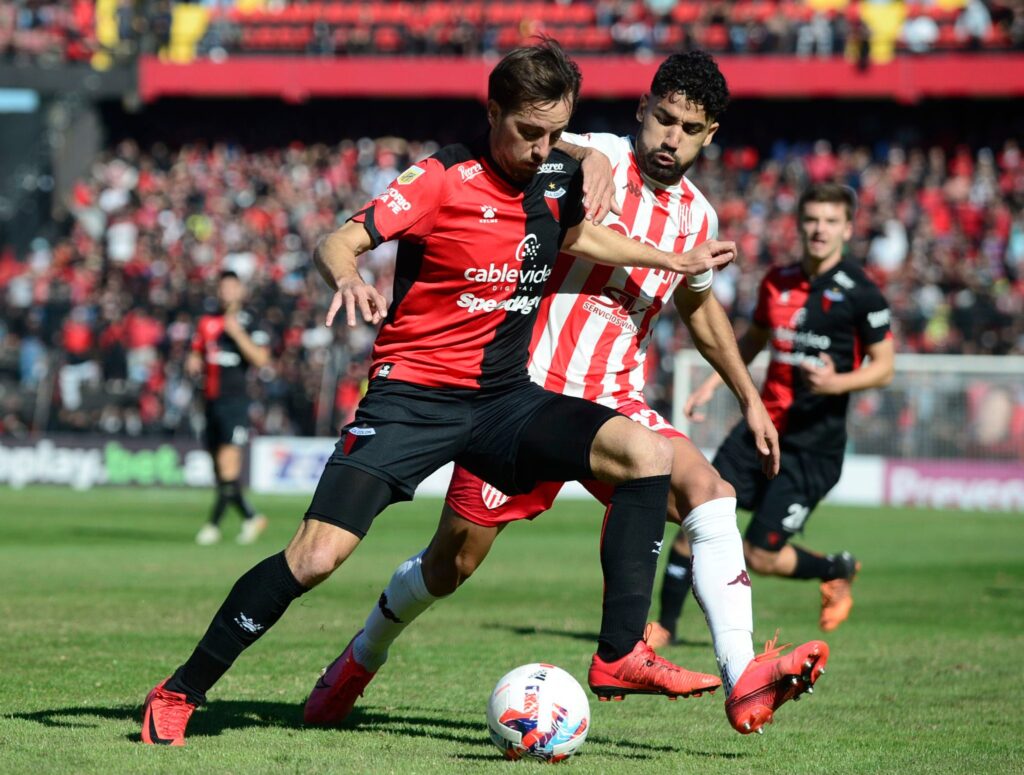 Colón vs Vélez Pronósticos Predicciones Cuotas Previa Apuestas 21 de abril de 2023