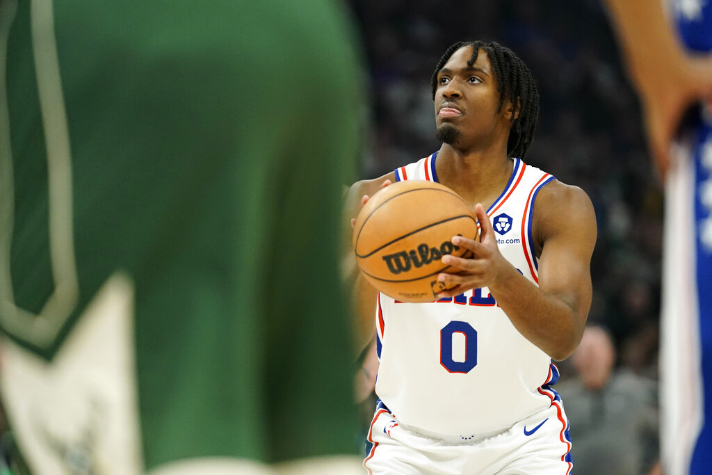 76ers vs Bucks predicciones pronóstico cuotas previa apuestas NBA 2 de abril de 2023