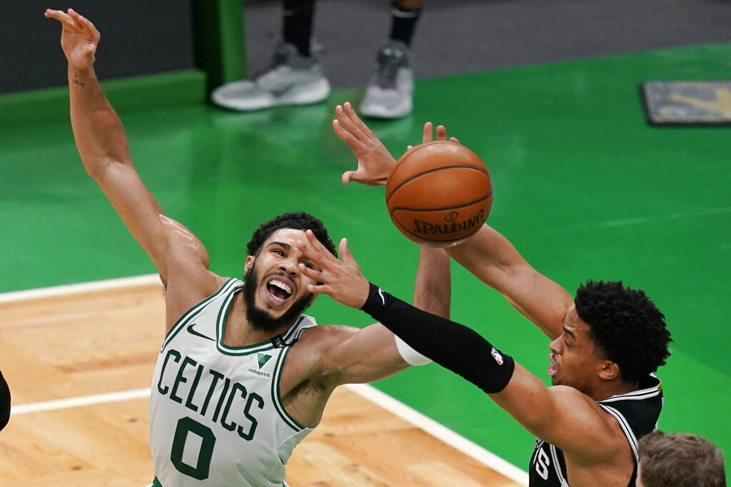 Spurs vs Celtics predicciones pronóstico cuotas previa apuestas NBA el 26 de marzo de 2023