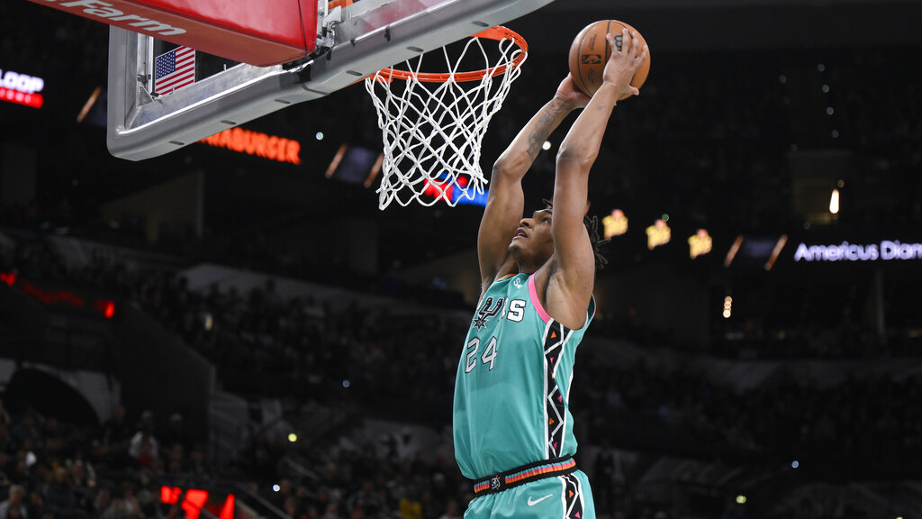 Spurs vs Bucks Predictions Picks Betting Odds NBA March 22, 2023