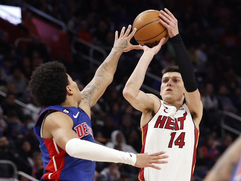 Knicks vs Heat predicciones pronóstico cuotas previa apuestas NBA el 22 de marzo de 2023