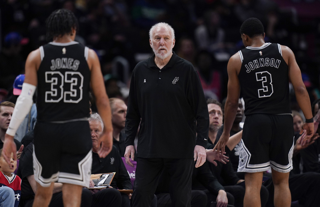 Spurs vs Kings Predictions Picks Betting Odds April 2, 2023