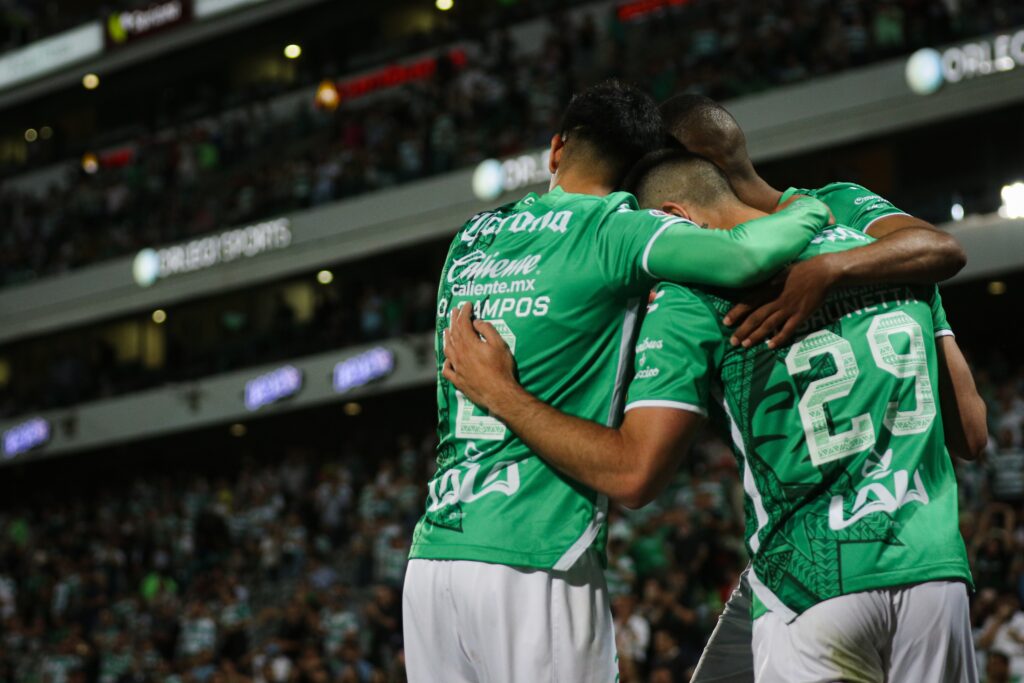 Chivas vs Santos Laguna predictions picks betting odds 