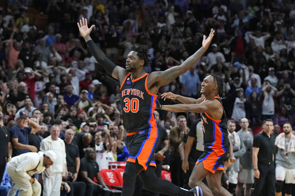 Heat vs Knicks predicciones pronóstico cuotas previas apuestas NBA 29 de marzo de 2023