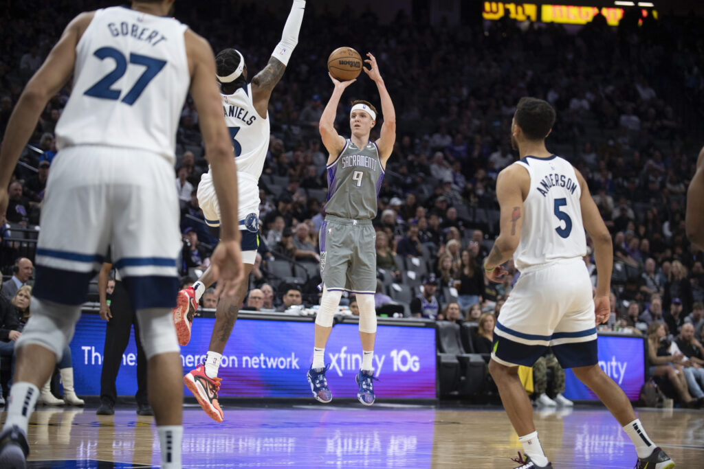 Timberwolves vs Kings Predictions Picks Betting Odds NBA March 27, 2023