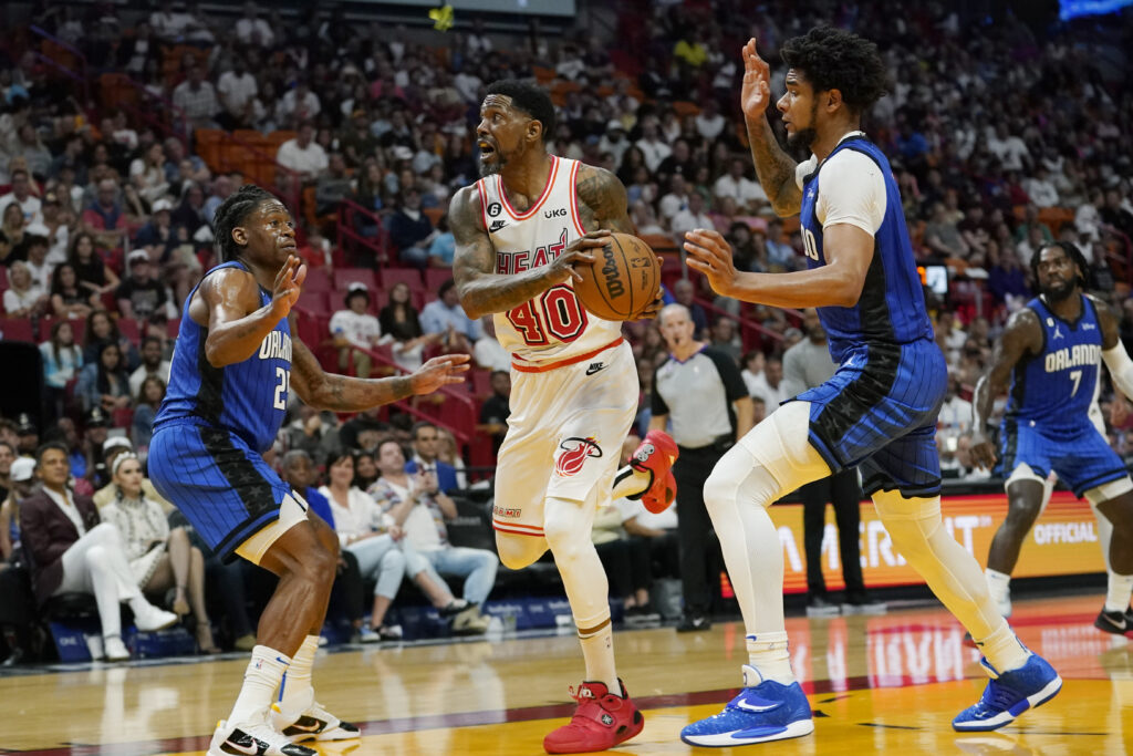 hawks vs heat pronostico prediccion previa cuotas apuestas nba 11 de abril de 2023