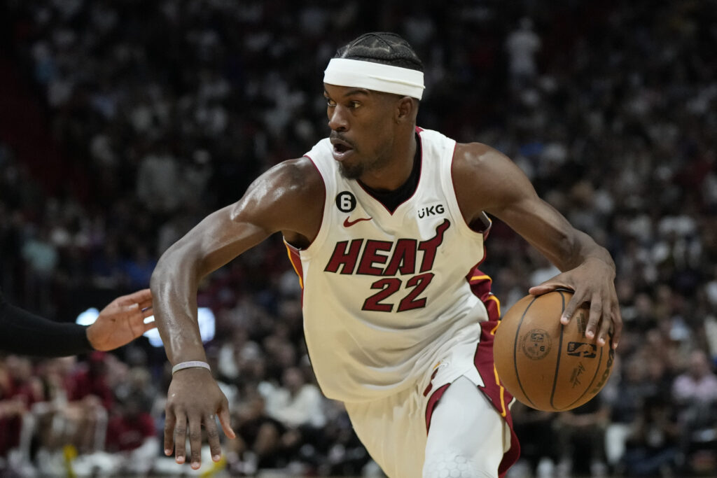 Milwaukee Bucks vs Miami Heat: Predicciones, pronóstico, cuotas y previa de apuestas del Juego 4 en la primera ronda de Playoffs de la NBA el 24 de abril de 2023