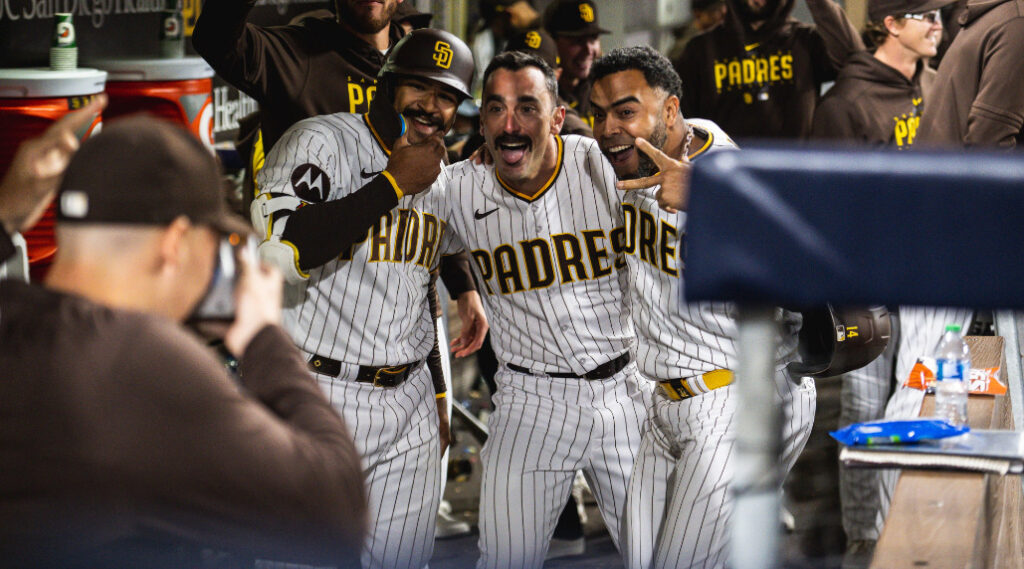 Royals vs Padres predicciones pronóstico cuotas previas apuestas MLB 15 de mayo de 2023