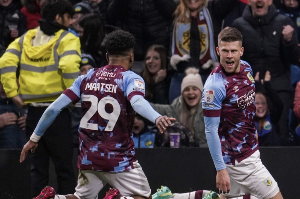 Reading vs Burnley pronóstico predicción cuotas previa apuestas jornada 42 Championship el 15 de abril de 2023