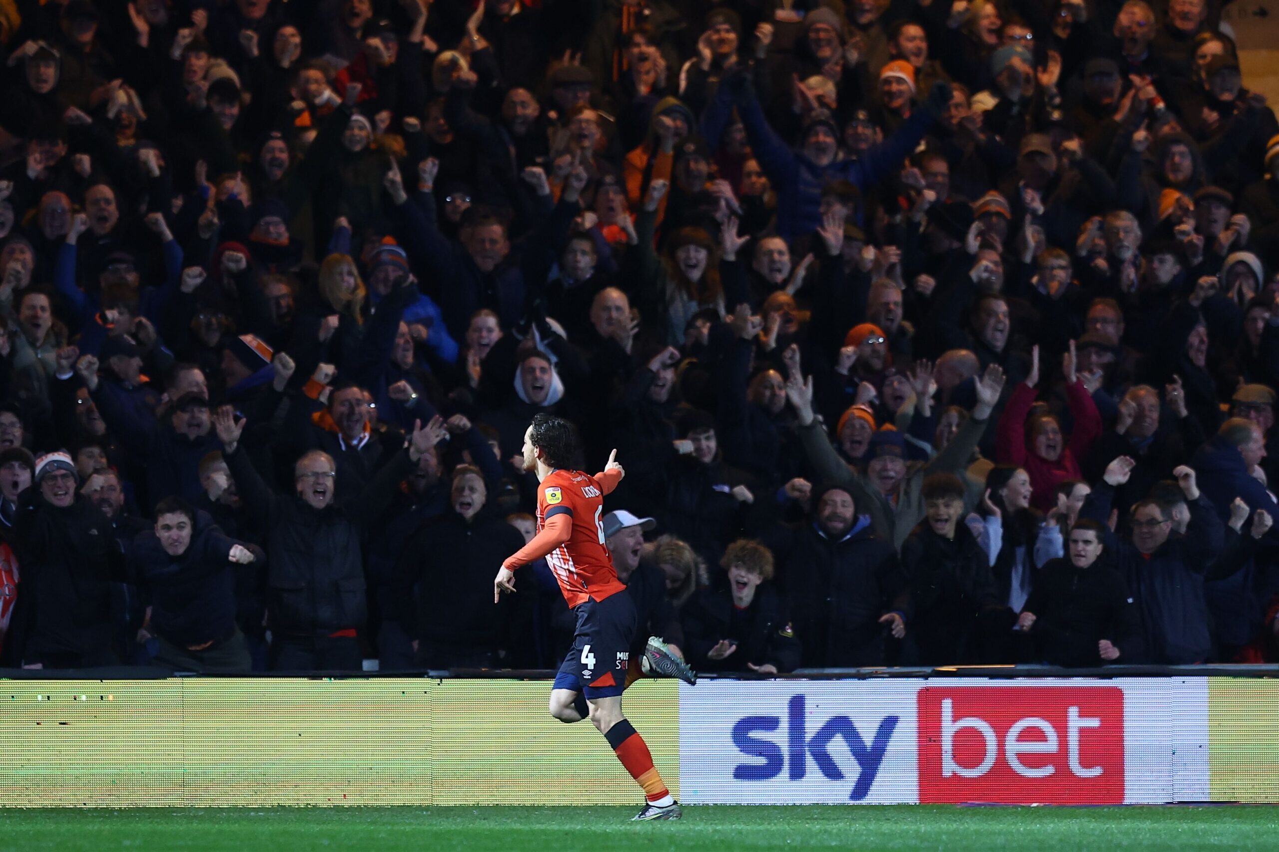 Blackburn Rovers vs Luton Town pronóstico predicción cuotas previa apuestas jornada 45 del Championship 1 de mayo 2023