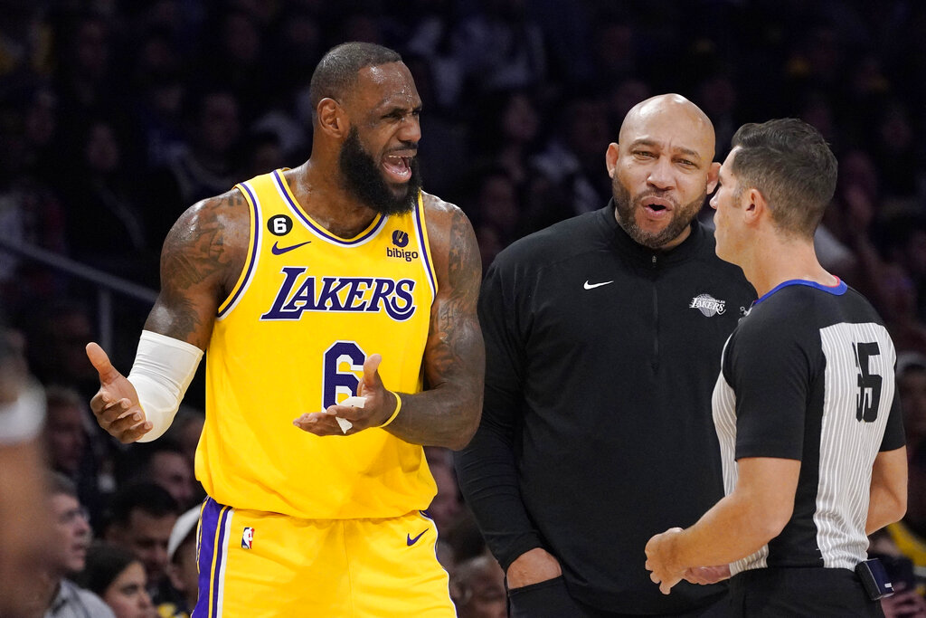 Lakers vs Clippers predicciones pronóstico cuotas previas apuestas NBA 5 de abril de 2023