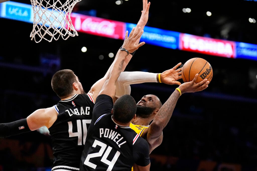 Lakers vs Clippers predicciones pronóstico cuotas previas apuestas NBA 5 de abril de 2023