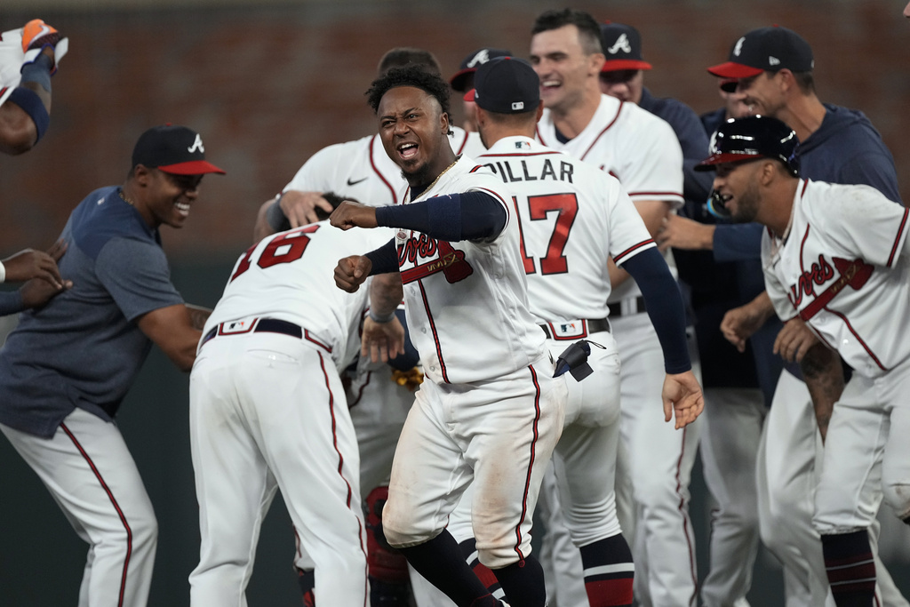 Braves vs Padres predicciones pronóstico cuotas previas apuestas MLB 17 de abril de 2023