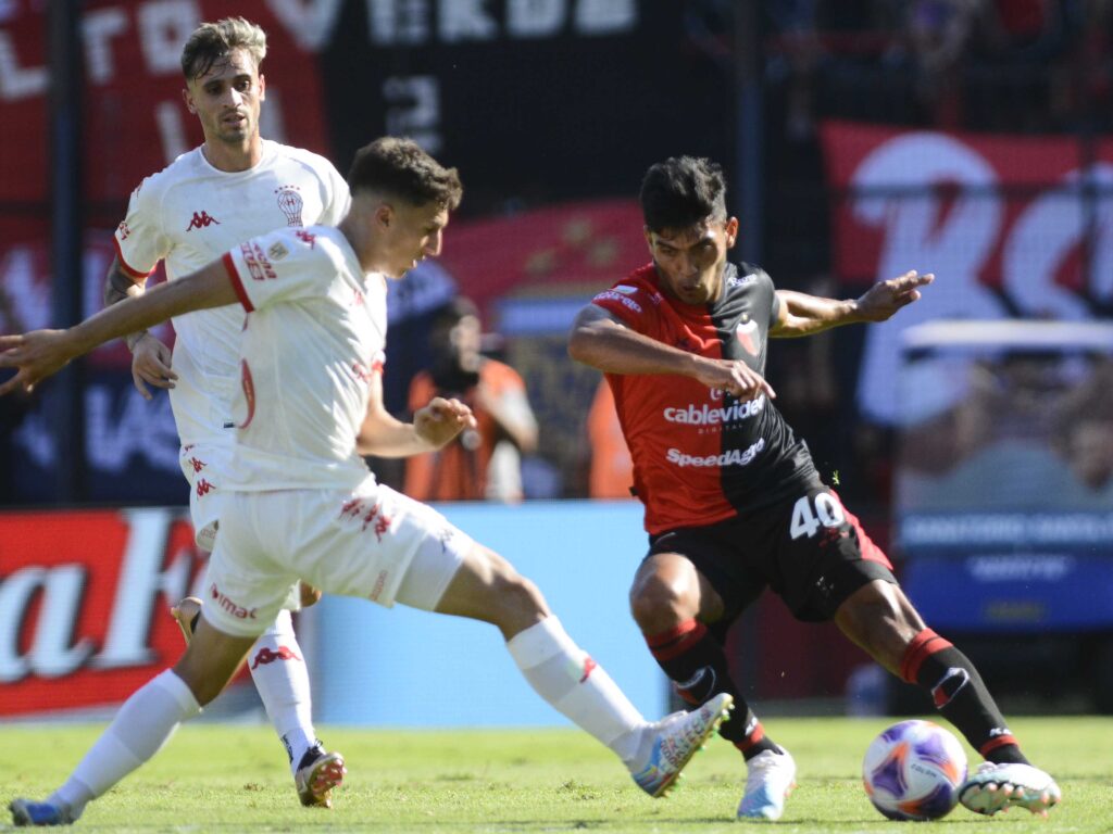 Colon vs Velez Predictions Picks Betting Odds Apr 21 2023