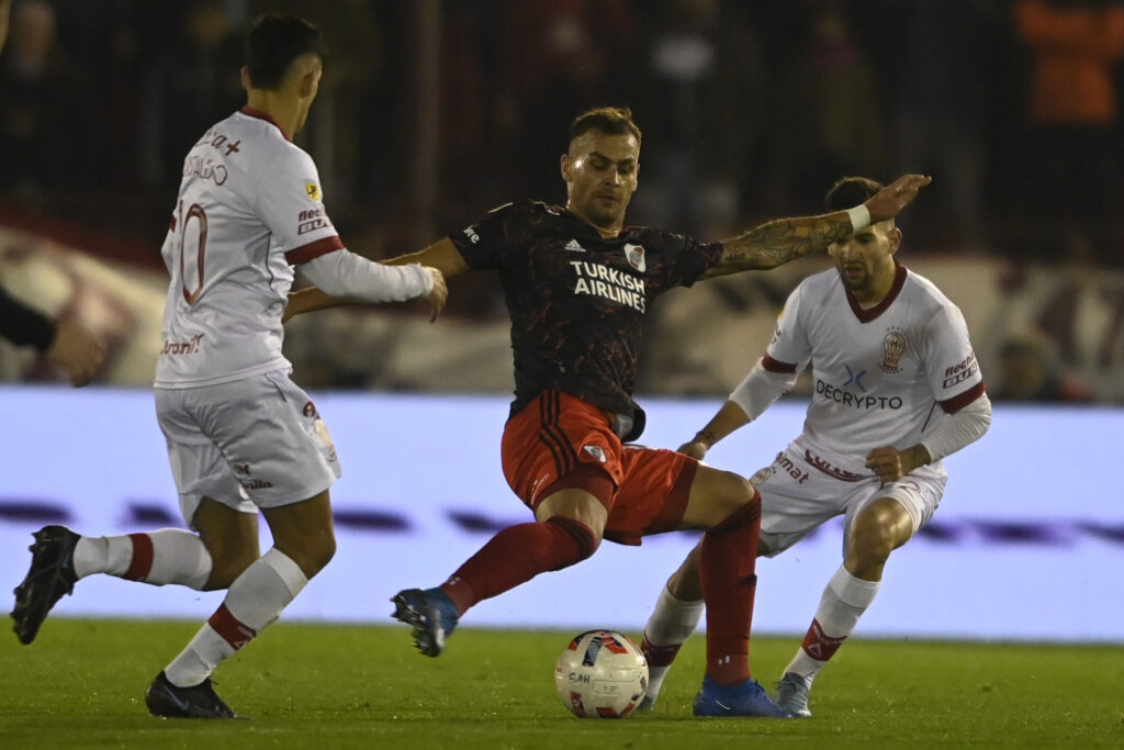 Huracán vs River Plate Pronósticos Predicciones Cuotas Previa Apuestas 9 de abril de 2023