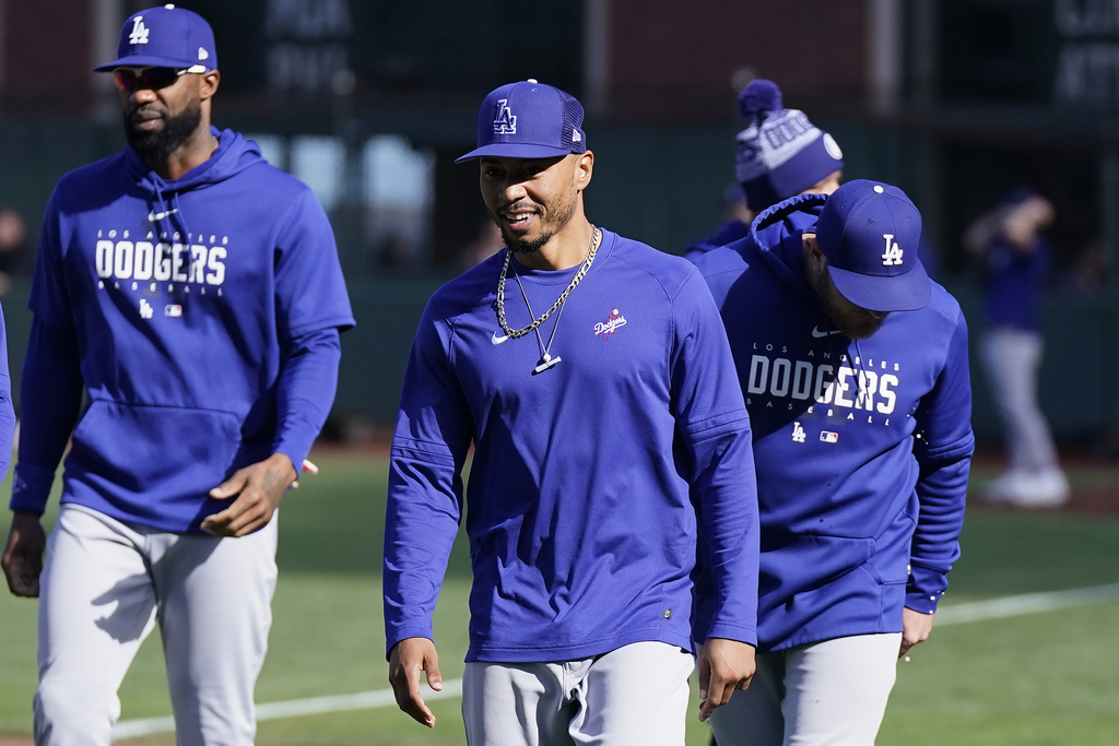 Dodgers vs Brewers predicciones pronóstico cuotas previa apuestas MLB el 8 de mayo de 2023