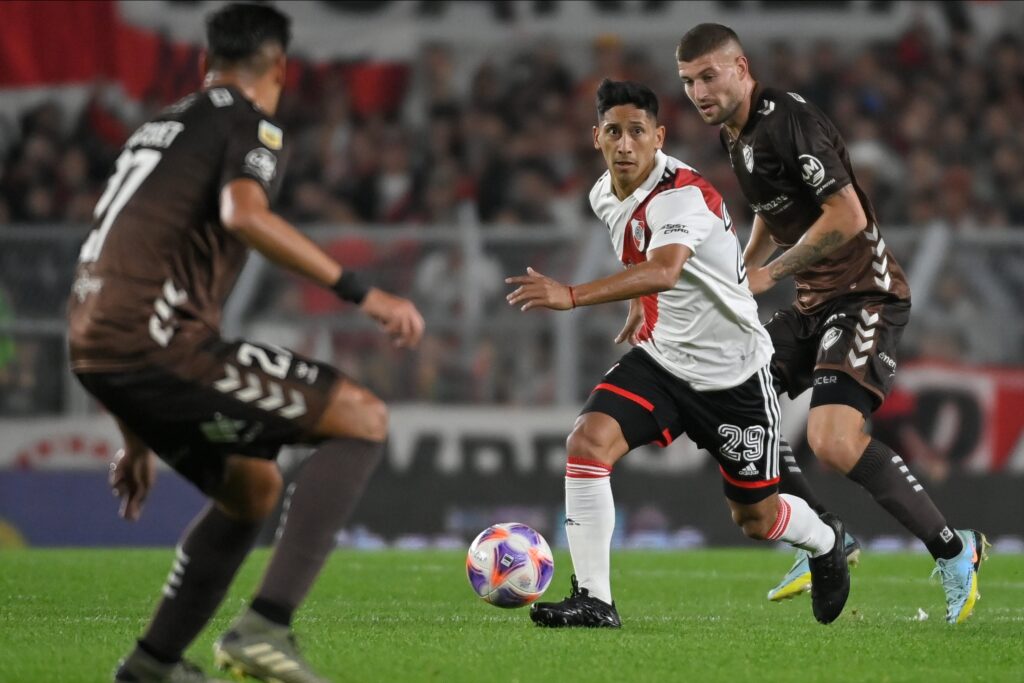 sporting cristal vs river plate pronostico prediccion previa cuotas apuestas copa libertadores 25 de mayo de 2023