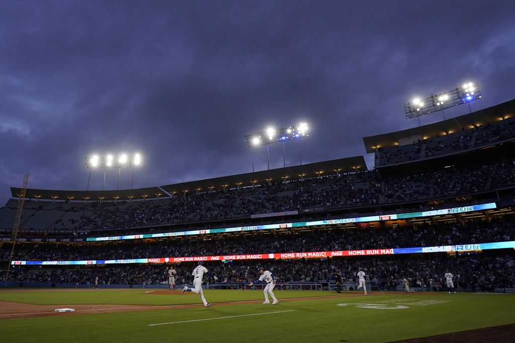 Phillies vs Dodgers Pronóstico predicciones cuotas apuestas  MLB 2 de mayo de 2023