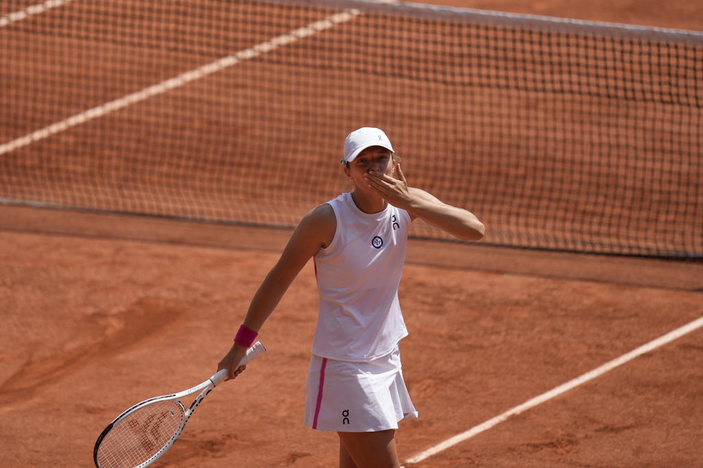 Pronóstico predicciones cuota previa apuestas Swiatek vs Muchova final Roland Garros 10 junio 2023