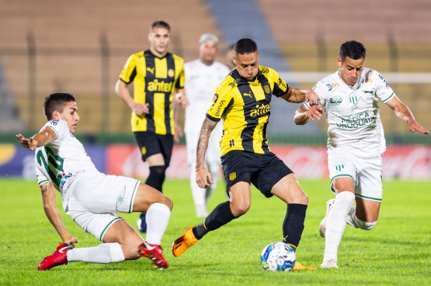 Peñarol vs Defensa y Justicia predicciones pronóstico cuotas previas apuestas Copa Sudamericana el 6 de junio de 2023