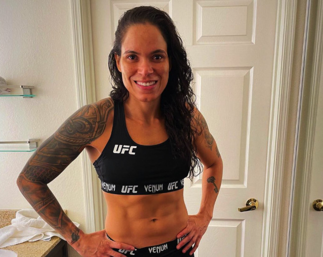 Top 5 de las fotos en bikini más sexys de Amanda Nunes en 2023