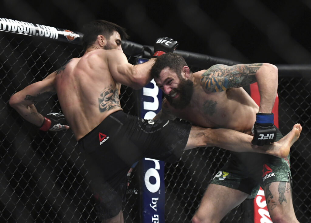 Michael Chiesa vs Kevin Holland UFC Predictions, Picks, Odds, Preview on July 29 2023