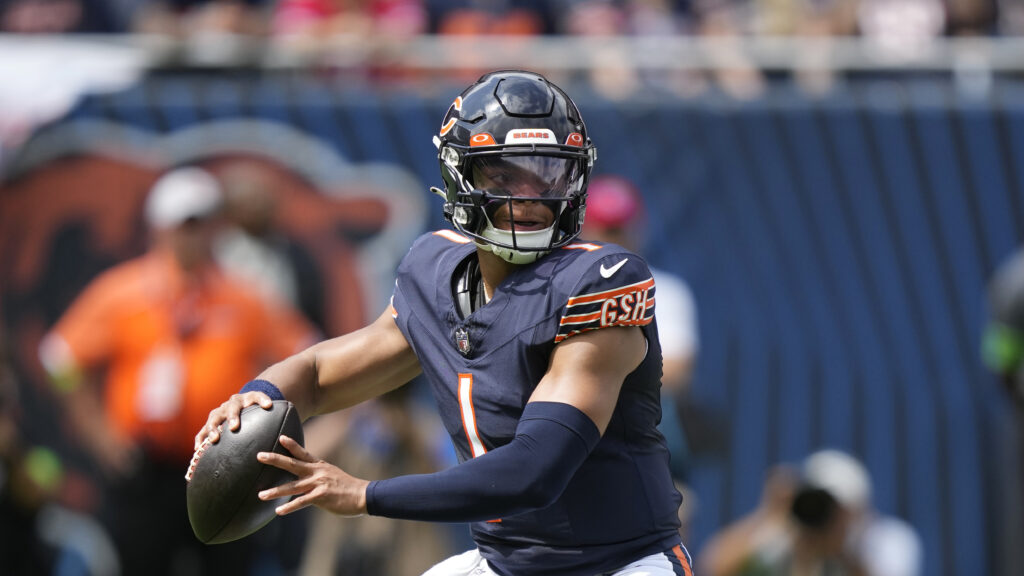 Bears vs Buccaneers Predictions, Picks, Odds Sep 17 2023