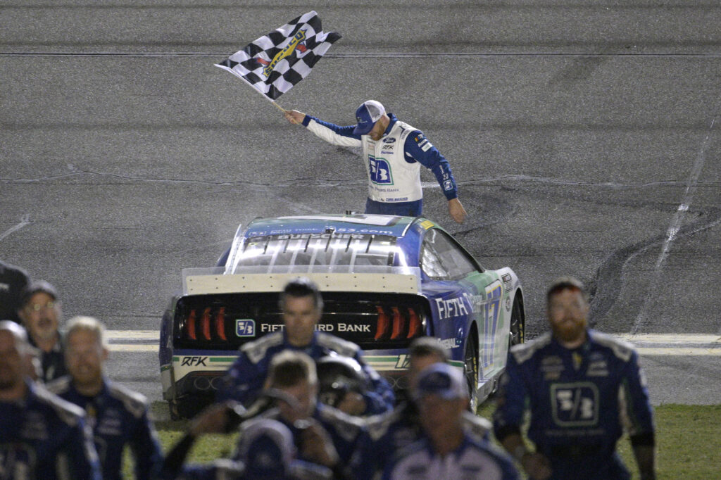 Cook Out Southern 500 NASCAR, Predictions, Picks, Odds