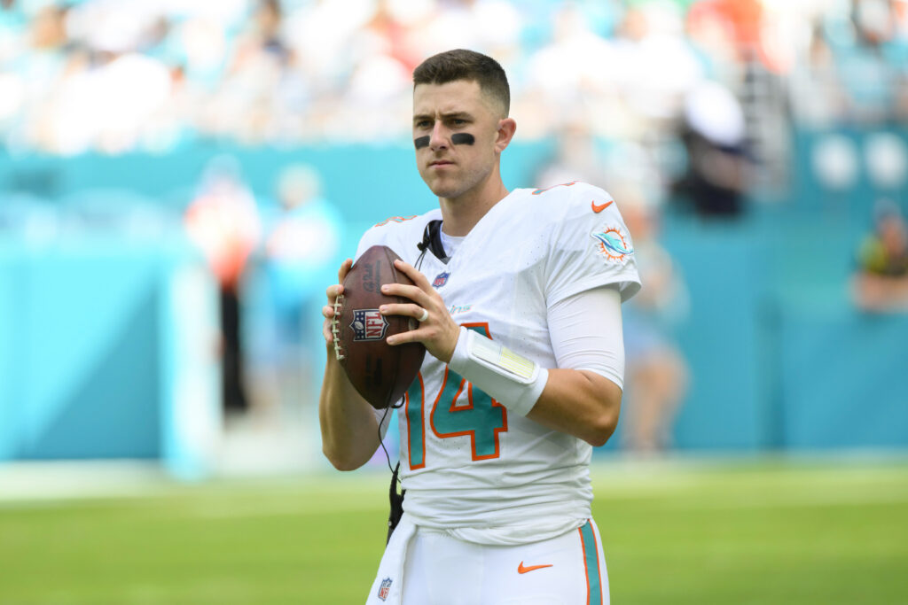 Patriots vs Dolphins Predictions, Picks, Odds Oct 29 2023